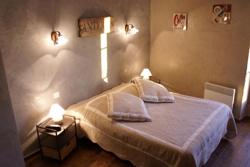 Le Crillon Hotel Murs  Room photo