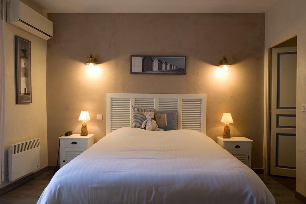 Le Crillon Hotel Murs  Exterior photo