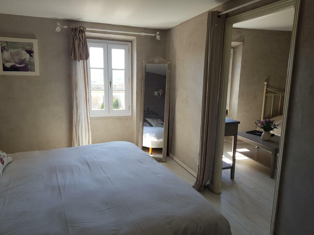 Le Crillon Hotel Murs  Exterior photo